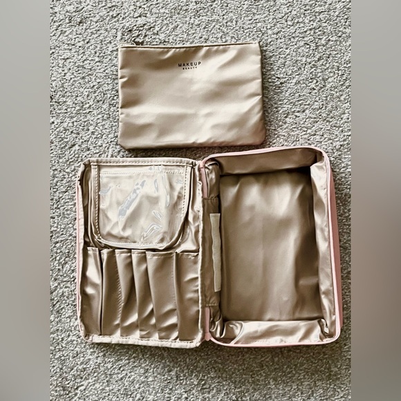 NWOT Travel Bundle. Face Bag for Makeup and Travel Bottle Kit - Picture 8 of 16